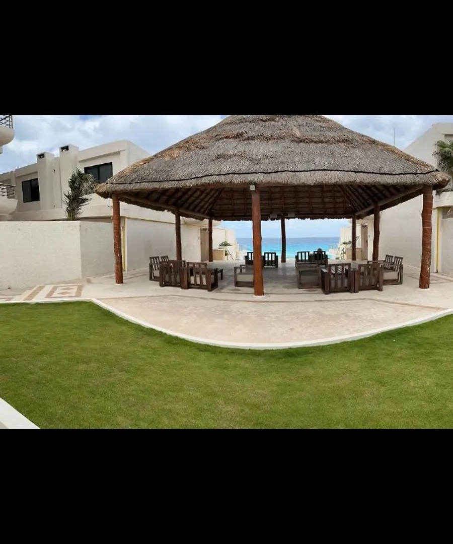 Ocean Front Beautiful Villa Cancún Mexico